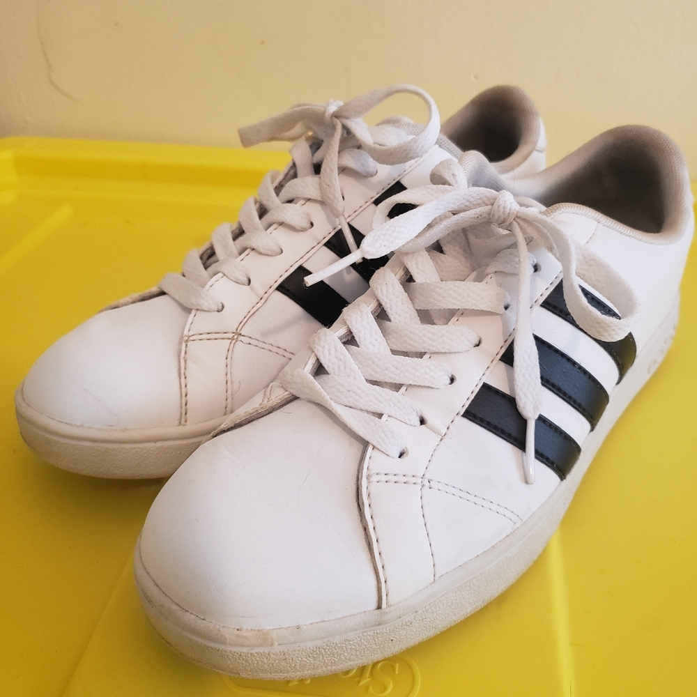 Adidas Grand Court Shoes